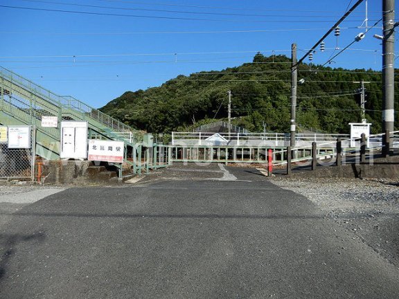 北延岡メンズエステの駅前の写真です。picture of Kita-Nobeoka station where to find spa and massage salons