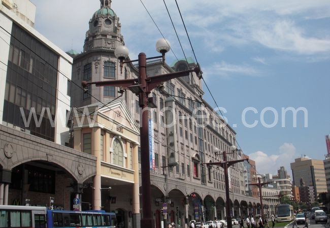 いづろ通メンズエステの駅前の写真です。picture of Izuro-dōri station where to find spa and massage salons