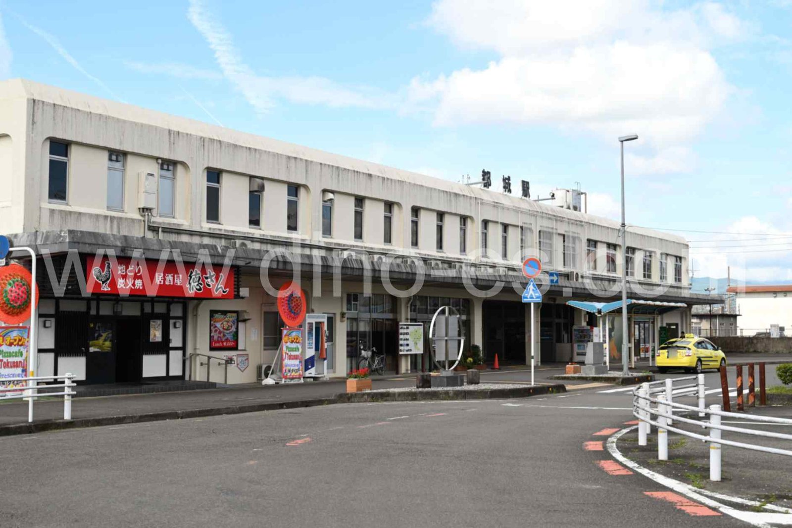 都城メンズエステの駅前の写真です。picture of Miyakonojō station where to find spa and massage salons
