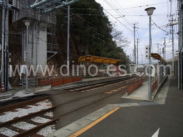 領石通メンズエステの駅前の写真です。picture of Ryōishi-dōri station where to find spa and massage salons