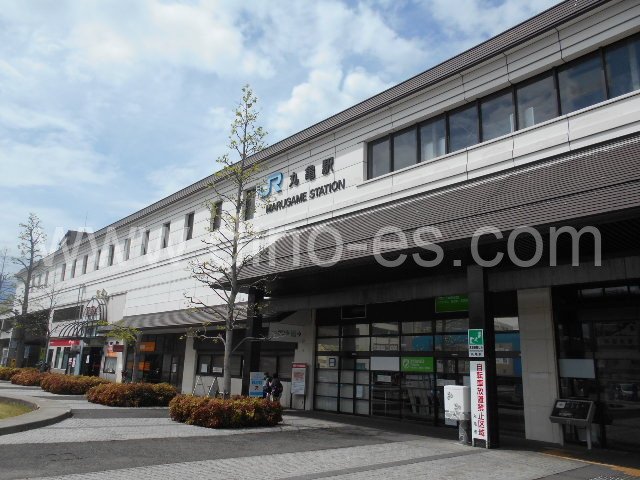 丸亀メンズエステの駅前の写真です。picture of Marugame station where to find spa and massage salons