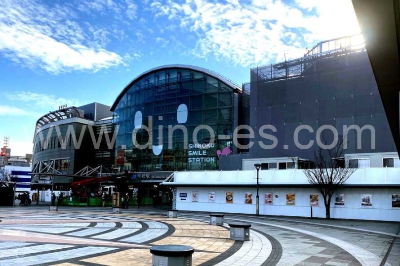 高田(高松)メンズエステの駅前の写真です。picture of Takada station where to find spa and massage salons