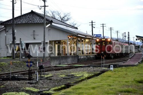 城端メンズエステの駅前の写真です。picture of Jōhana station where to find spa and massage salons