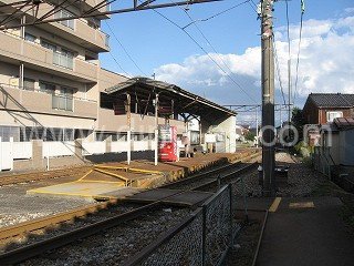 中新湊メンズエステの駅前の写真です。picture of Naka-Shimminato station where to find spa and massage salons