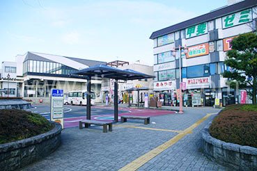 塩山メンズエステの駅前の写真です。picture of Enzan station where to find spa and massage salons