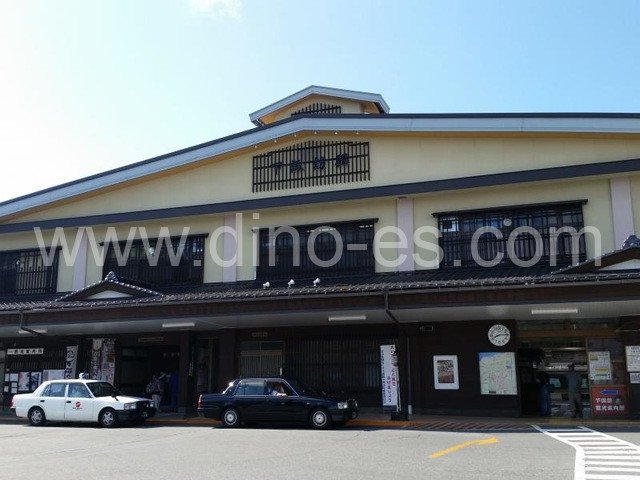 下諏訪メンズエステの駅前の写真です。picture of Shimo-Suwa station where to find spa and massage salons