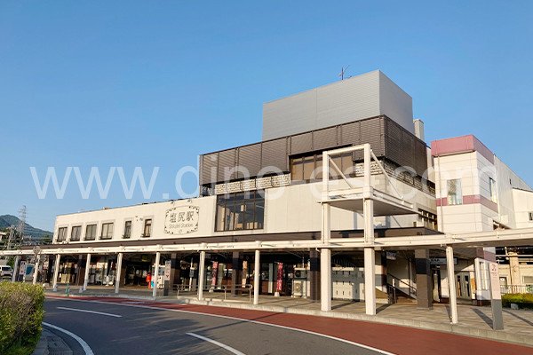 塩尻メンズエステの駅前の写真です。picture of Shiojiri station where to find spa and massage salons