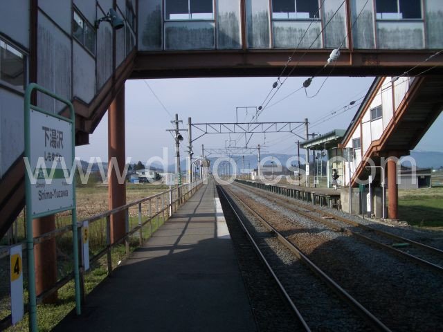 下湯沢メンズエステの駅前の写真です。picture of Shimo-Yuzawa station where to find spa and massage salons