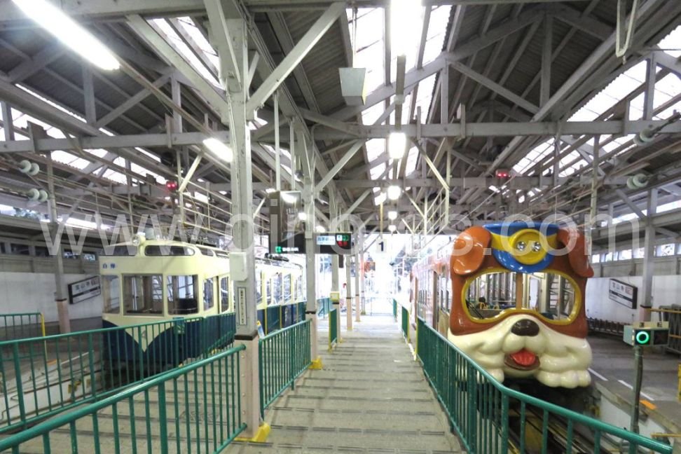 宝山寺メンズエステの駅前の写真です。picture of Hōzanji station where to find spa and massage salons