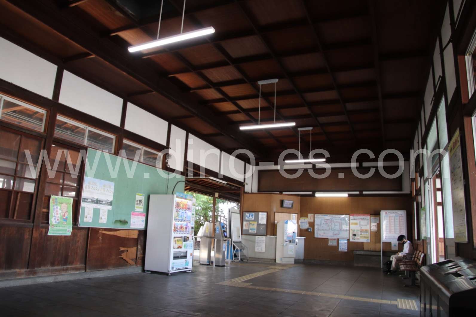 畝傍メンズエステの駅前の写真です。picture of Unebi station where to find spa and massage salons