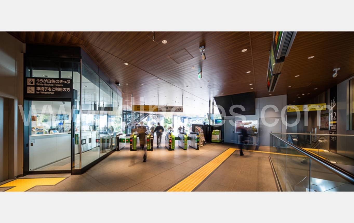 飯田橋メンズエステの駅前の写真です。picture of Iidabashi station where to find spa and massage salons