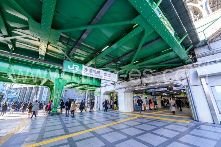 水道橋メンズエステの駅前の写真です。picture of Suidōbashi station where to find spa and massage salons