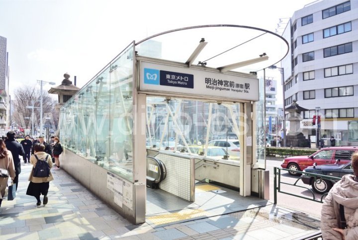 明治神宮前メンズエステの駅前の写真です。picture of Meiji-Jingūmae station where to find spa and massage salons