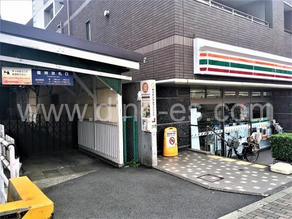 下板橋メンズエステの駅前の写真です。picture of Shimo-Itabashi station where to find spa and massage salons
