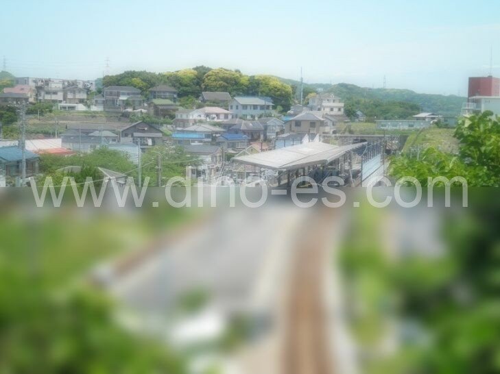 京急長沢メンズエステの駅前の写真です。picture of Keikyū Nagasawa station where to find spa and massage salons