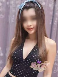 あい (22歳) T156 B70 (D) W60 H82 すべてにおいて、丁寧で気遣い上手な、落ち着きのある彼女！胸元豊かで、女性らしい、曲線ラインのボディーが、魅力的です。暖かい手のひらから生まれるマッサージは、とても癒されます。優しい心遣いで、安らぎをお約束します。