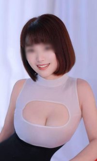 りさ (24歳) T156 (E) 贅沢すぎる清純系女子！目力のある魅力的な面持ちと、メリハリのあるとても綺麗なボディラインのセラピスト。才色兼備な彼女との贅沢で甘い時間に、身も心をグッと惹かれてしまいます。