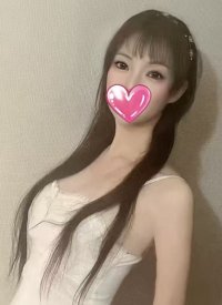 リサちゃん (28歳) おとなしそうに見える彼女ですが、話してみると気さくでとってもいい子です。スタイルも拔群の美人系！ひと目逢えば彼女のその雰囲気に吸い込まれてしまうことでしょう！