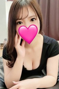 鴨川あやな (25歳) (F)