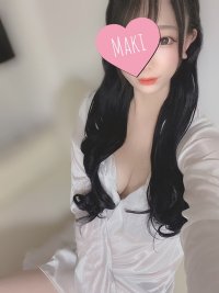 咲野まき (22歳)