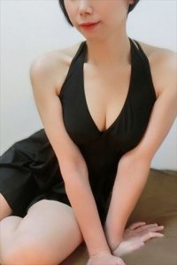 高田馬場の「Regolare～レゴラーレ～」電話番号：080-8052-9064