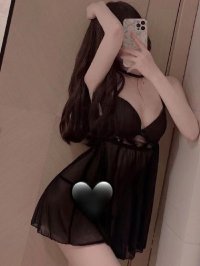 ネネ (24歳) (C) とっても優しくて綺麗系のエステティシャンです。心地よい丁寧なマッサージで貴方を癒しますので、優しさと美しさに加えて、マッサージも上手な セラピストです。穏やかな性格で、身も心も癒されます。