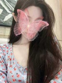 ハナ (25歳) 柔らかく水をはじくようなきめ細かい美肌と無駄の無い均整のとれたスタイル。純真な優しさとところどころ見え隠れするつやめく色香が貴方様の心を揺さぶること間違いありません。