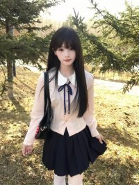 りさちゃん (23歳) このたび、若くて魅力的な新しいキャストが仲間入りいたしました！彼女は美しく、可愛らしく、お話し上手で、心のこもったおもてなしをご提供いたします。ぜひ、一度ご来店いただき、特別なひとときをお楽しみくださいませ。