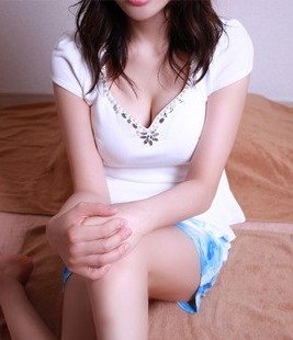 日本橋(大阪)の「Girls With ガールズ ウィズ」電話番号:080-7371-7906